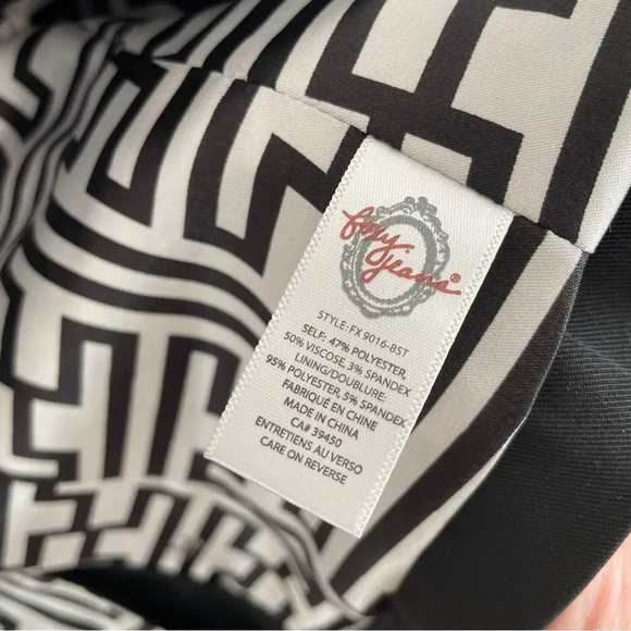 NWT Roxy black belted blazer with faux leather trims & sharp lapels S - Picture 6 of 6